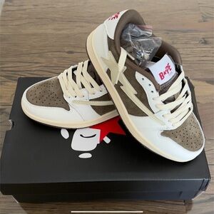 Bape Sta “Reverse Mochas" never worn dead stock no box 100% authentic